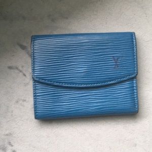 Auth. Louis Vuitton Blue Epi Leather Card Wallet